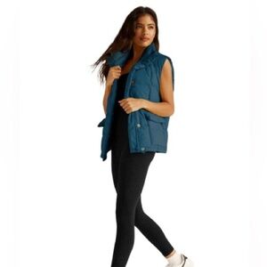 Beyond Yoga Estilo blue puffer vest Small New with tags